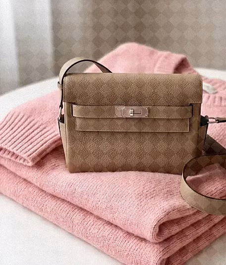 Kelly Messenger bag poussi&egrave;re photo review